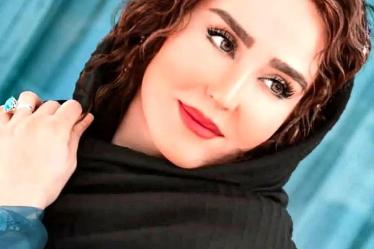 استایل جذاب زهره فکور در لباس قرمز و سیاه در مزون لباس + عکس جدید بازیگر ایرانی