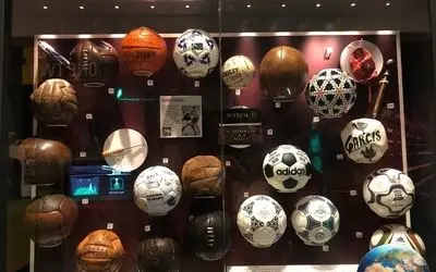 موزه فوتبالی: اولین توپ جام جهانی 1930 با طراحی نوستالژیک، دست‌دوز و بادشده + عکس