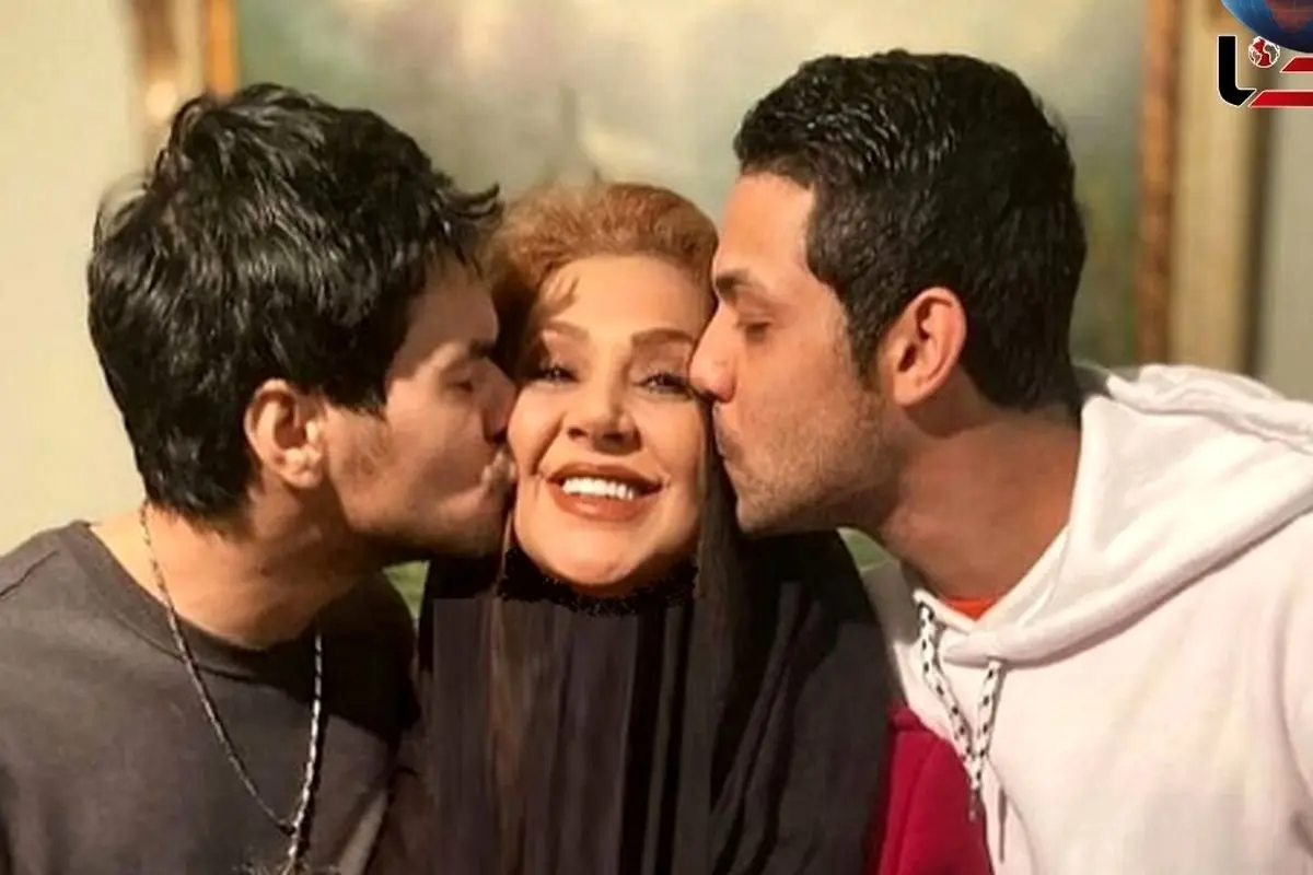 چیدمان لوکس و ایرانی میز شام تولد 56 سالگی نسرین مقانلو با غذاهای اصیل و دکوراسیون بینظیر