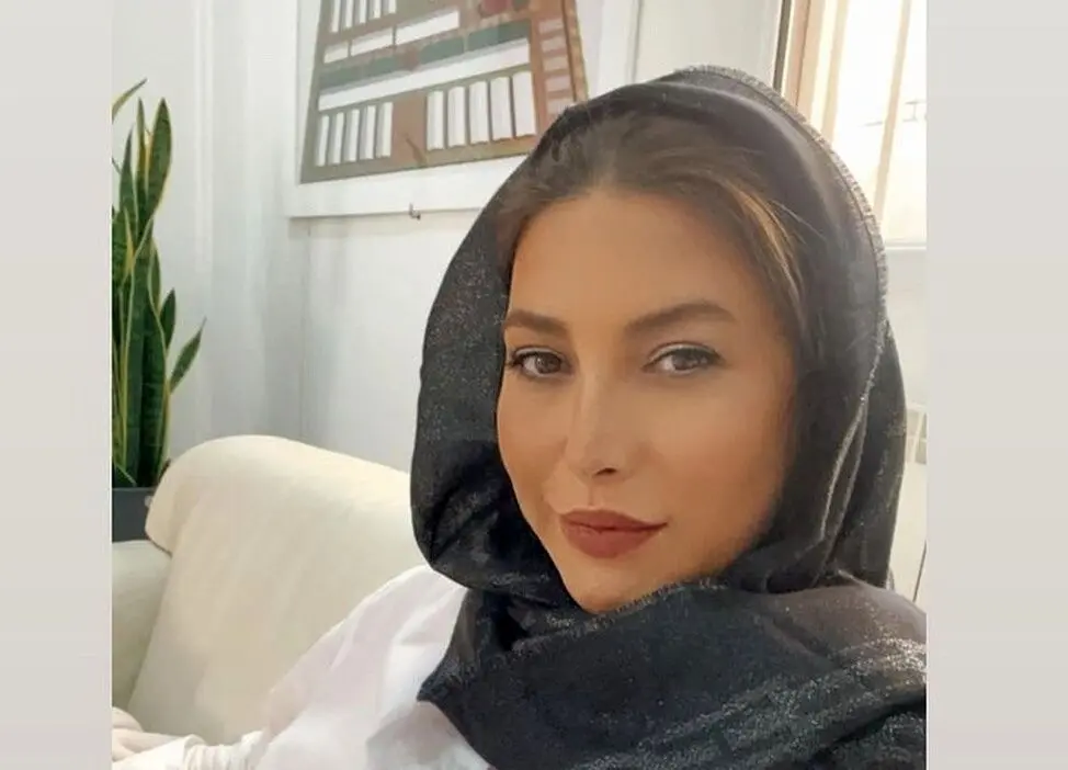 فریبا نادری خانه ویلایی با بشقاب‌های عتیقه و دیوارکوب‌های لوکس + رونمایی از شومینه سنگی، همچنان در اوج سلیقه و شیک بودن! عکس‌ها و جزئیات در ادامه