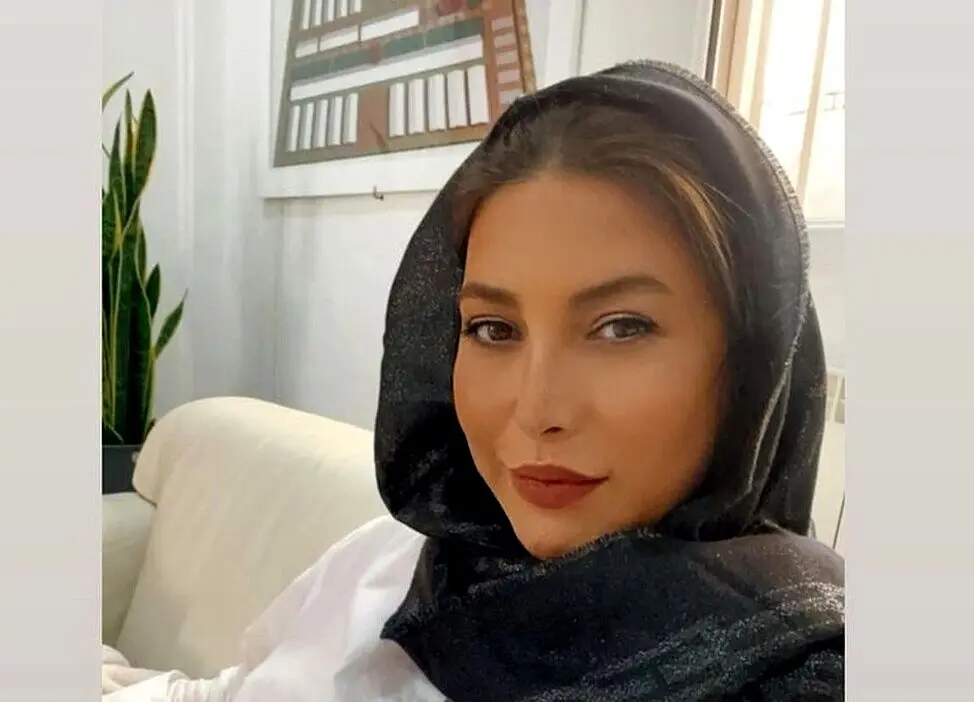 فریبا نادری خانه ویلایی با بشقاب‌های عتیقه و دیوارکوب‌های لوکس + رونمایی از شومینه سنگی، همچنان در اوج سلیقه و شیک بودن! عکس‌ها و جزئیات در ادامه