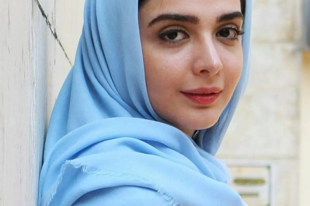 عکس متفاوت و دیدنی المیرا دهقانی در پیک نیک با چادر مسافرتی و حال و هوای لحظه گرگ و میش
