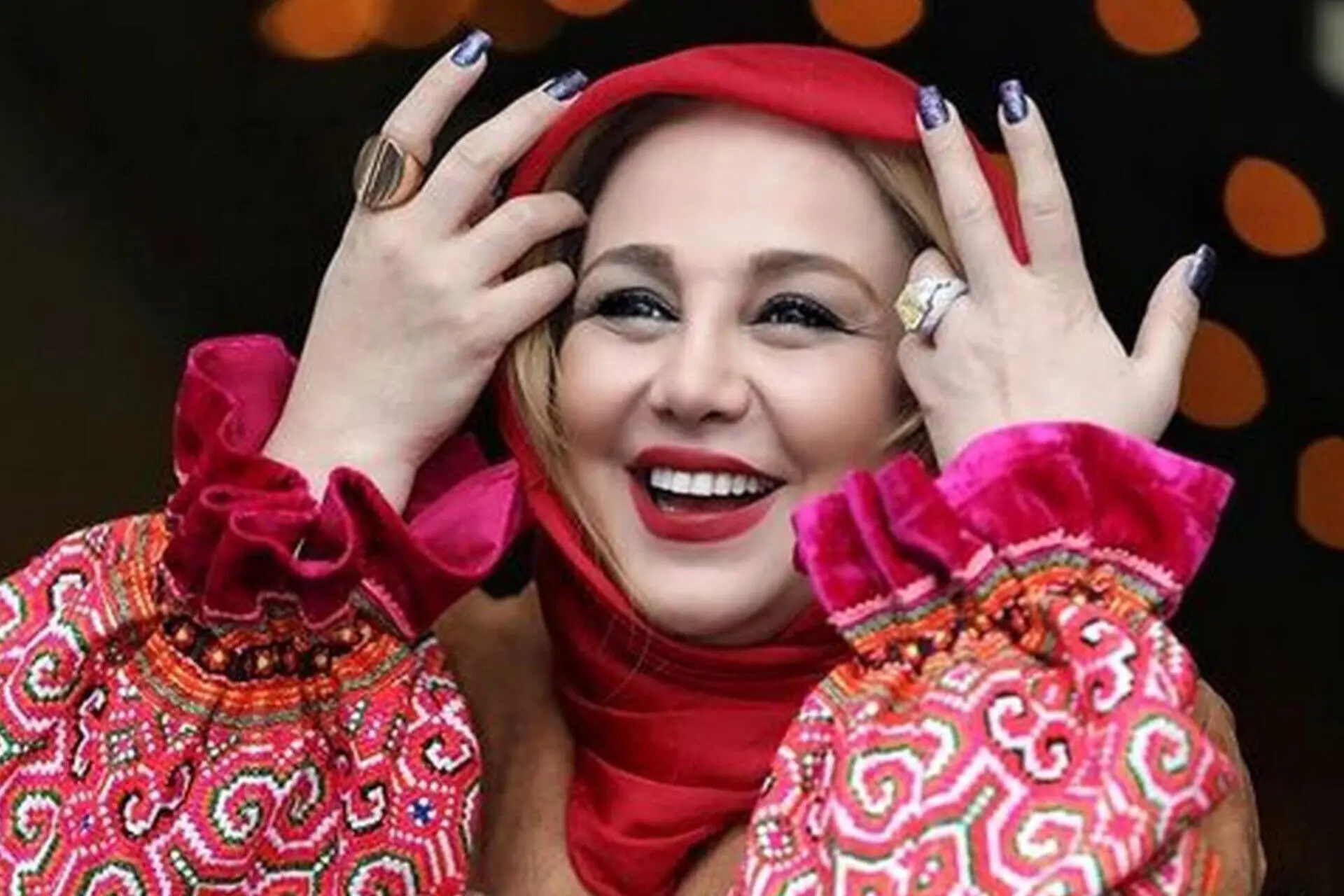 کل کل بهنوش بختیاری و رها خدایاری در شام ایرانی