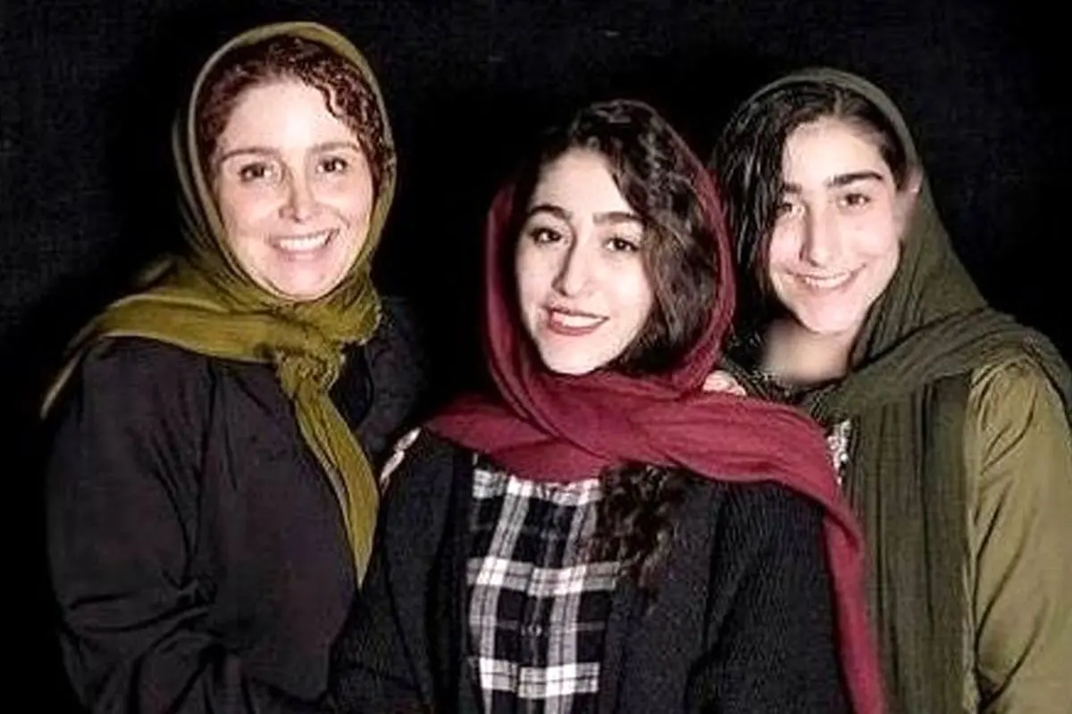 ژاله صامتی و دخترش در شیراز؛ عکس دیدنی در روز بارانی