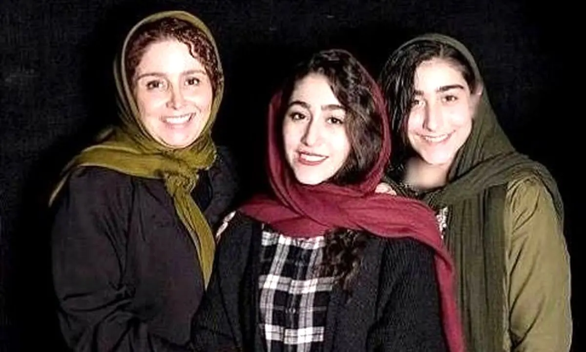 ژاله صامتی و دخترش در شیراز؛ عکس دیدنی در روز بارانی