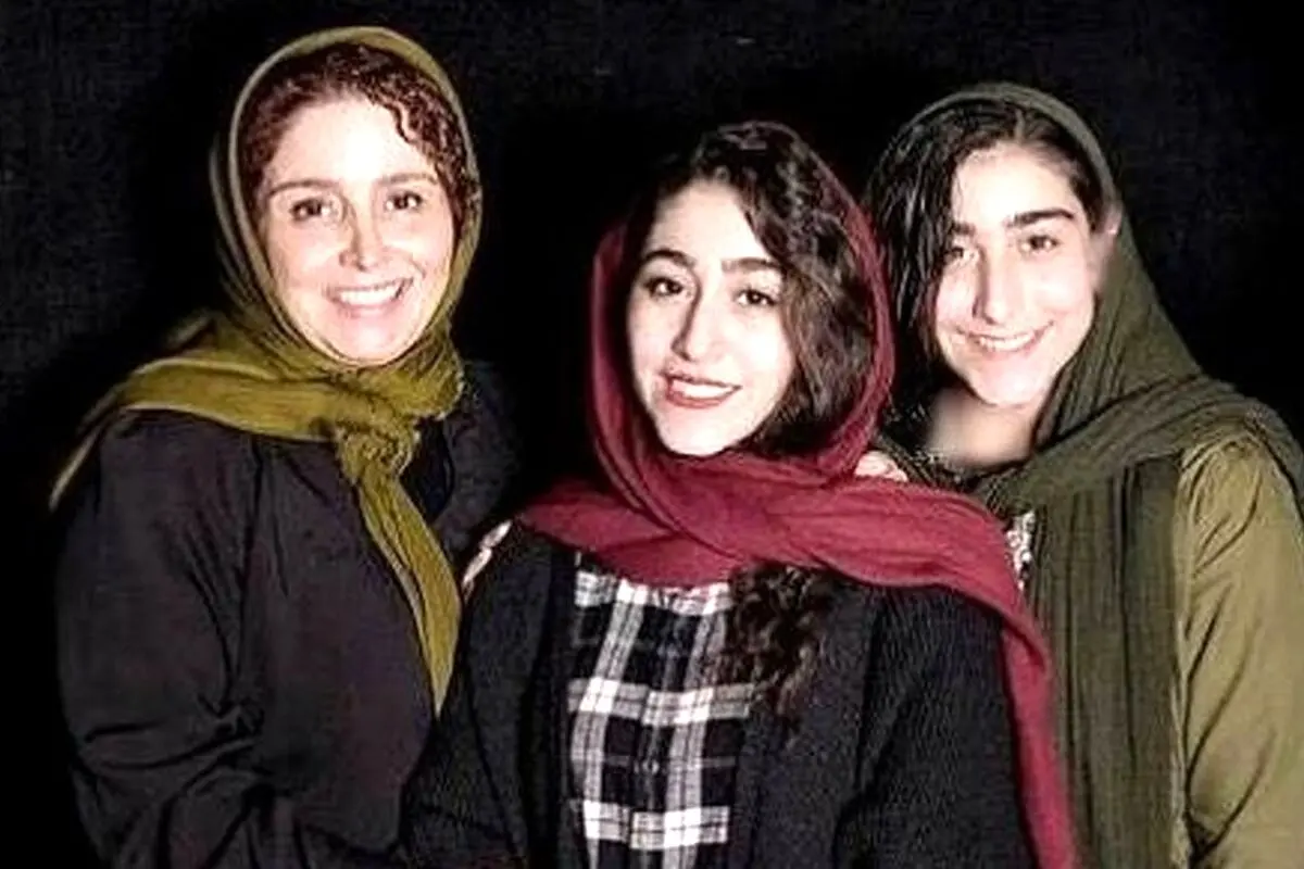 ژاله صامتی و دخترش در شیراز؛ عکس دیدنی در روز بارانی