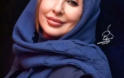 یادگاری عاشقانه مرجانه گلچین و خانواده‌اش مقابل در عمارت شهرداری رشت + عکس خواهر و برادرش