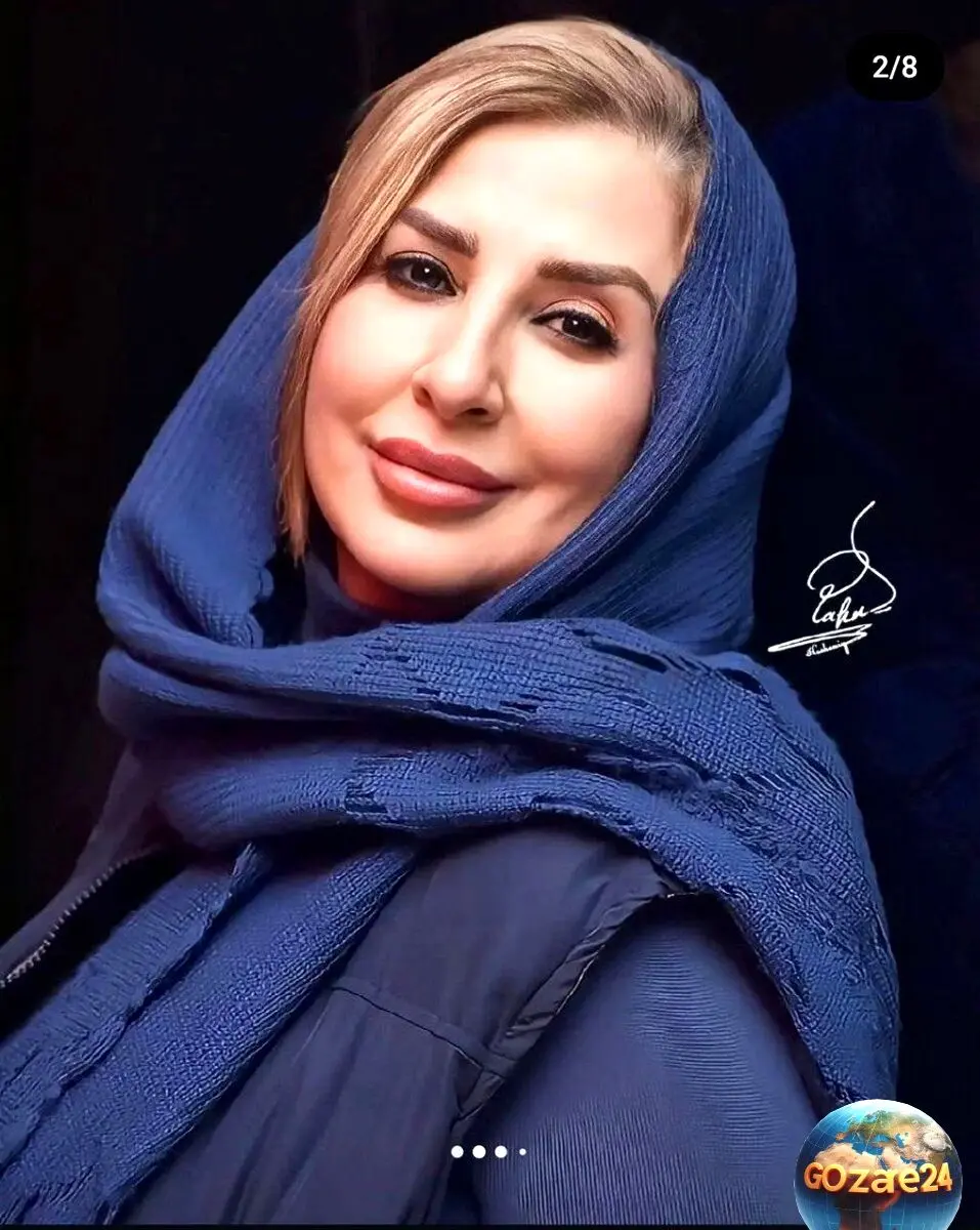 یادگاری عاشقانه مرجانه گلچین و خانواده‌اش مقابل در عمارت شهرداری رشت + عکس خواهر و برادرش