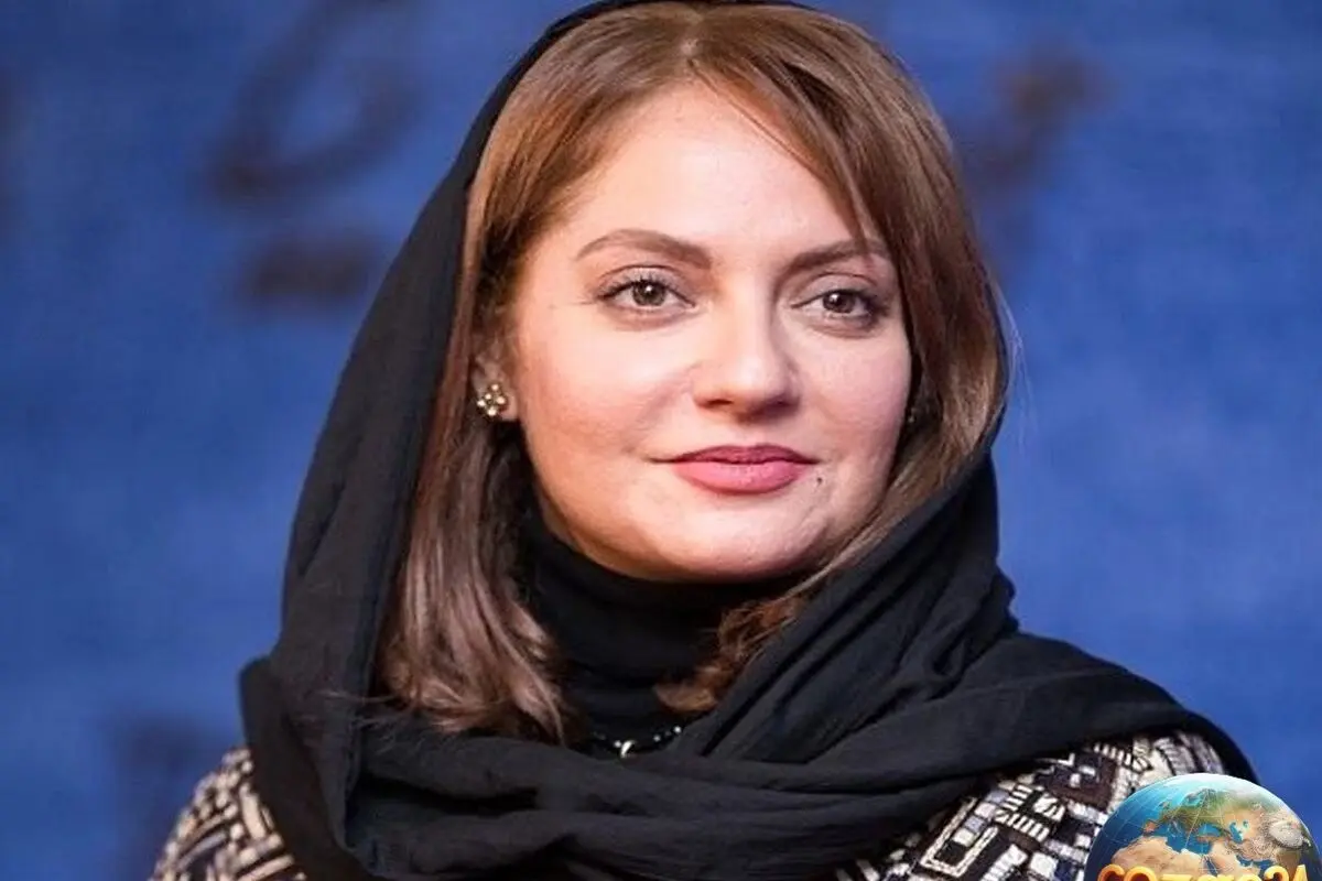 مهناز افشار با تلاش خنده‌دار برای نمایش گردنبند طلای خود، سوژه‌ساز شد