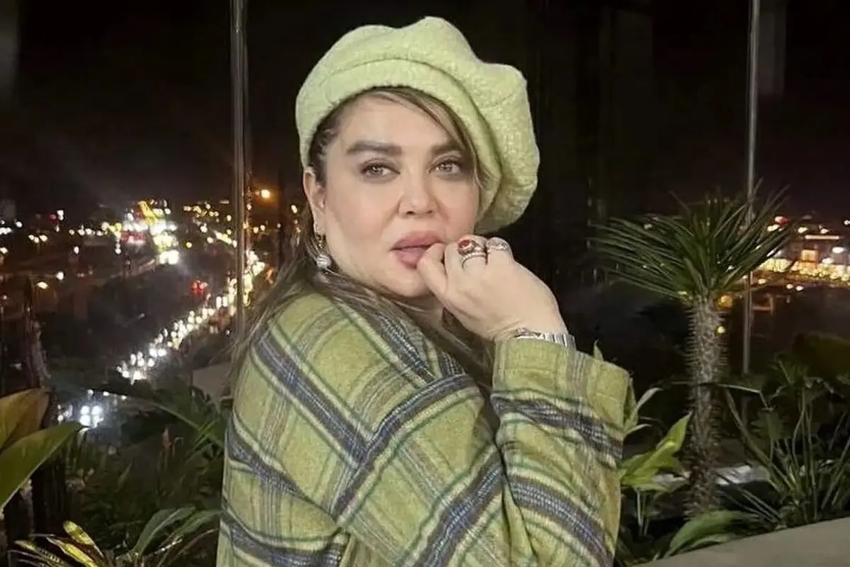 خانه هنرمندانه بهاره رهنما؛ ترکیبی از رنگ‌های گرم، آثار هنری خاص و چیدمان منحصر به فرد