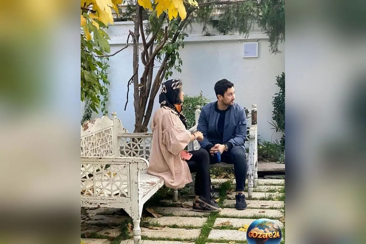 تصویر کنسول لاجوردی خاص خانه شاهرخ استخری در قسمت ورودی؛ راهنمای استایل قبل از بیرون رفتن و آشنایی با همسر او، سپیده بزمی پور
