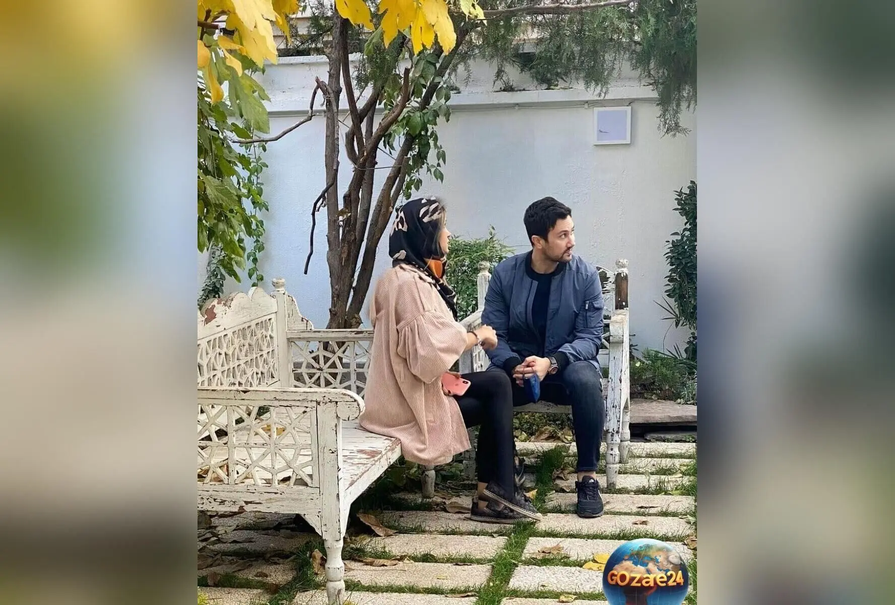 تصویر کنسول لاجوردی خاص خانه شاهرخ استخری در قسمت ورودی؛ راهنمای استایل قبل از بیرون رفتن و آشنایی با همسر او، سپیده بزمی پور