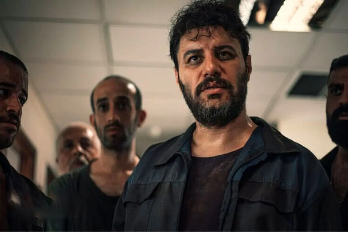کاراکتر داوود اشرف در سریال وحشی؛ نماد درماندگی آموخته‌شده و تاثیرات محیط بر روان انسان