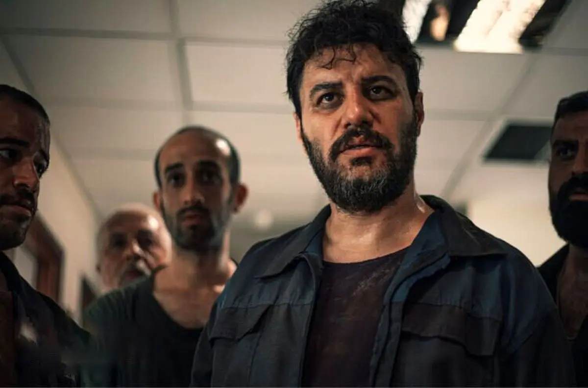 کاراکتر داوود اشرف در سریال وحشی؛ نماد درماندگی آموخته‌شده و تاثیرات محیط بر روان انسان