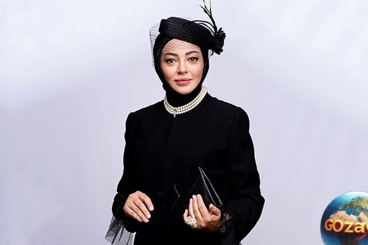 تصویر دیدنی از پدر و مادر رزیتا غفاری در روز عقد با لباس عروس و دامادی + لحظه دست کردن حلقه نامزدی