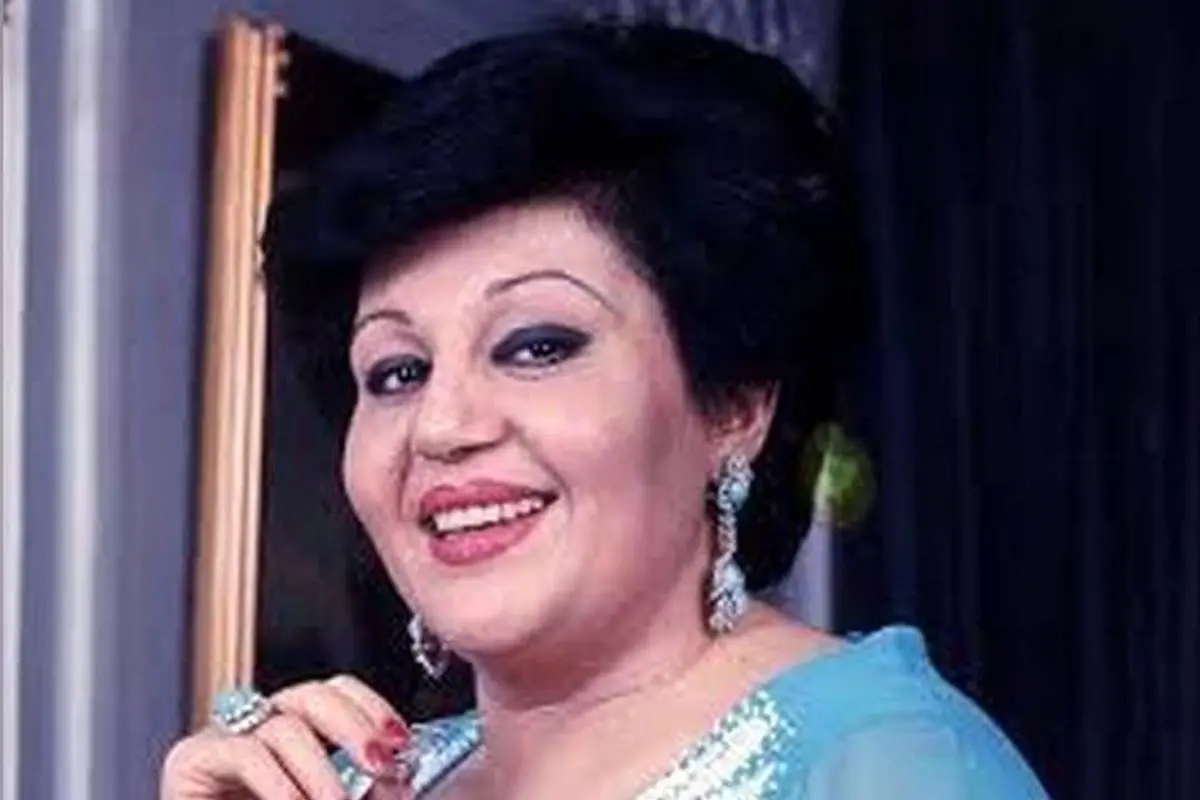 آینه طلایی خانه خانم هایده: یادگاری ارزشمند و نماد زیبایی در دکوراسیون داخلی