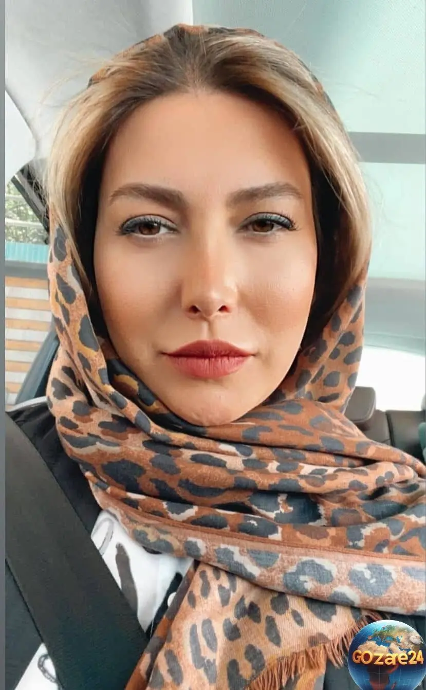 فریبا نادری با استایل کلاسیک و لوکس در مقابل آینه آسانسور، رونمایی از کیف لاکچری برند خود را جشن گرفت