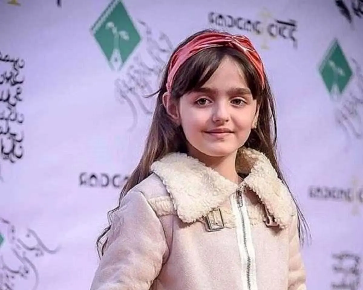 عکسی دیدنی از نیوشا علیپور، بازیگر خردسال «بچه مهندس»، کنار هانیه توسلی در نقش مژگان