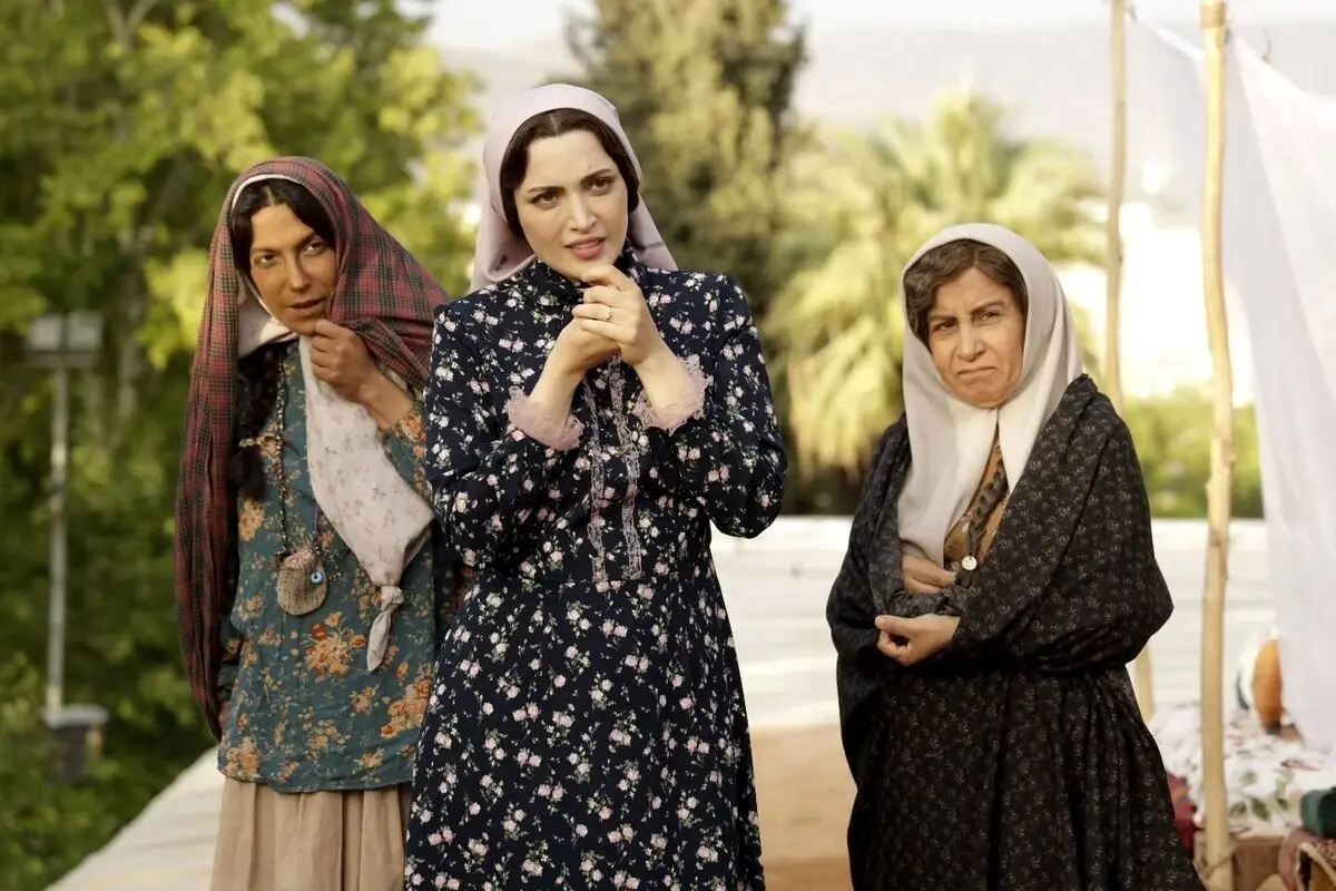 سریال سووشون با بازی بهنوش طباطبایی و فرشته صدرعرفایی، اقتباس از رمان ماندگار سیمین دانشور، جمعه‌ها ساعت ۸ صبح در نماوا