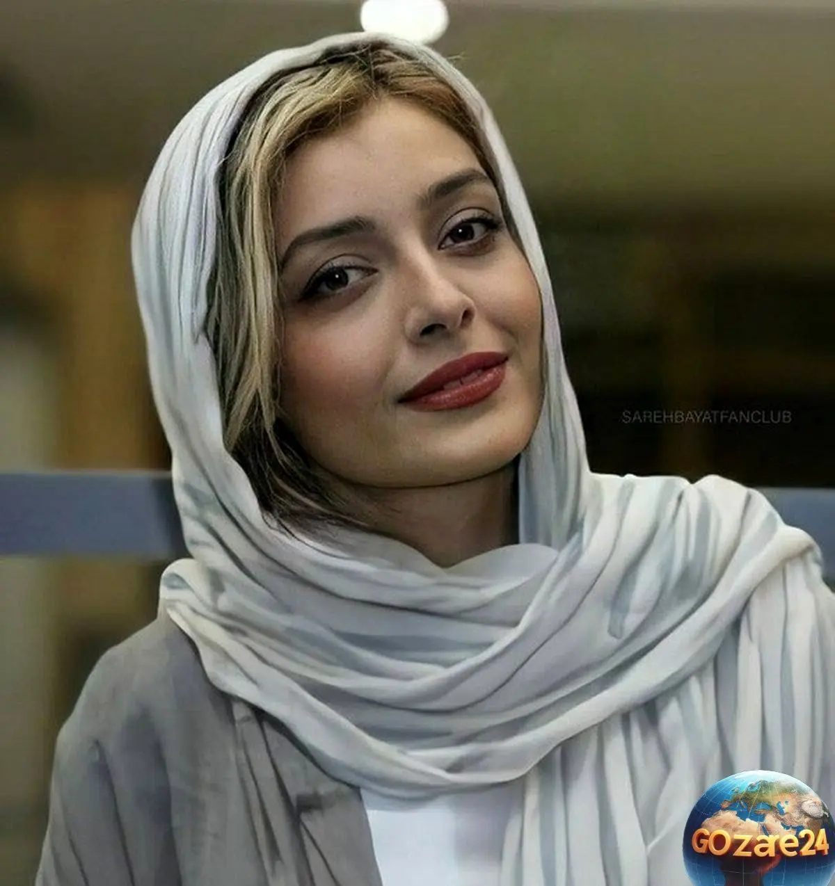 ساره بیات در کافه لاکچری به مناسبت تولدش با استایل کلاسیک و شیک + راهنمای ست کردن مانتو سفید