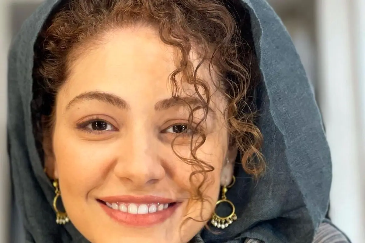 مدل فوق لاکچری و شیک مهتاب ثروتی در مراسم رسمی: استایلی بی‌نظیر و خاص