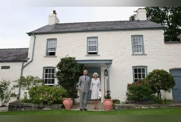 راز فاصله عاطفی شاه چارلز و ملکه کامیلا در خانه‌های جدا؛ حقیقتی پنهان در دل خاندان سلطنتی