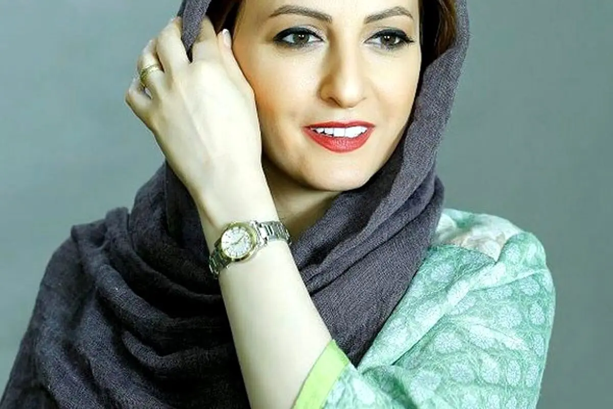شقایق دهقان در ژست هنری با پیراهن سنتی و صندلی گهواره‌ای؛ رازهای ناگفته‌ای که هیچ زنی جز او نشنیده است