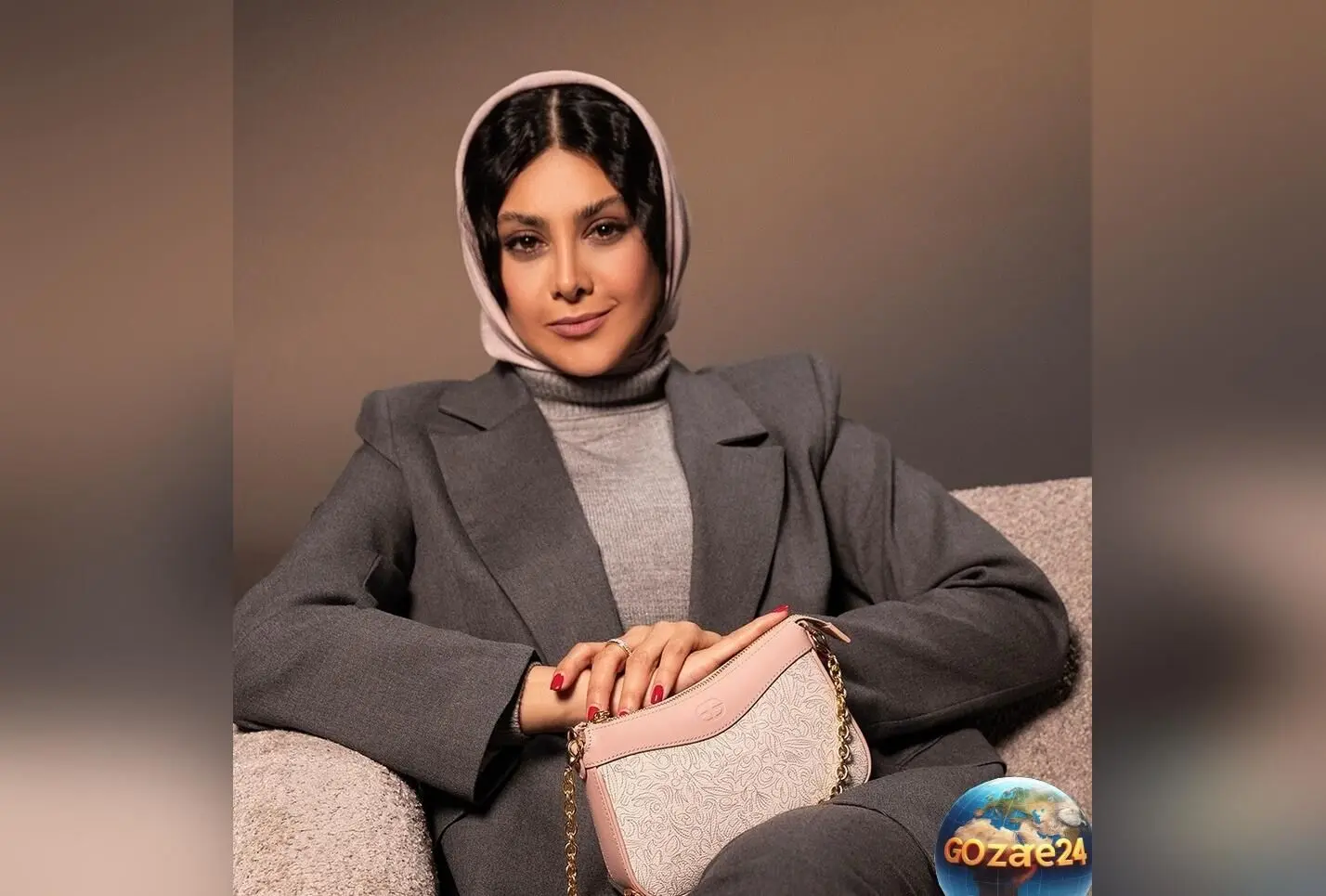 تغییر چهره آزاده صمدی در نمایش «آن دیگری»؛ بازیگری که با گریمی متفاوت شما را متحیر می‌کند