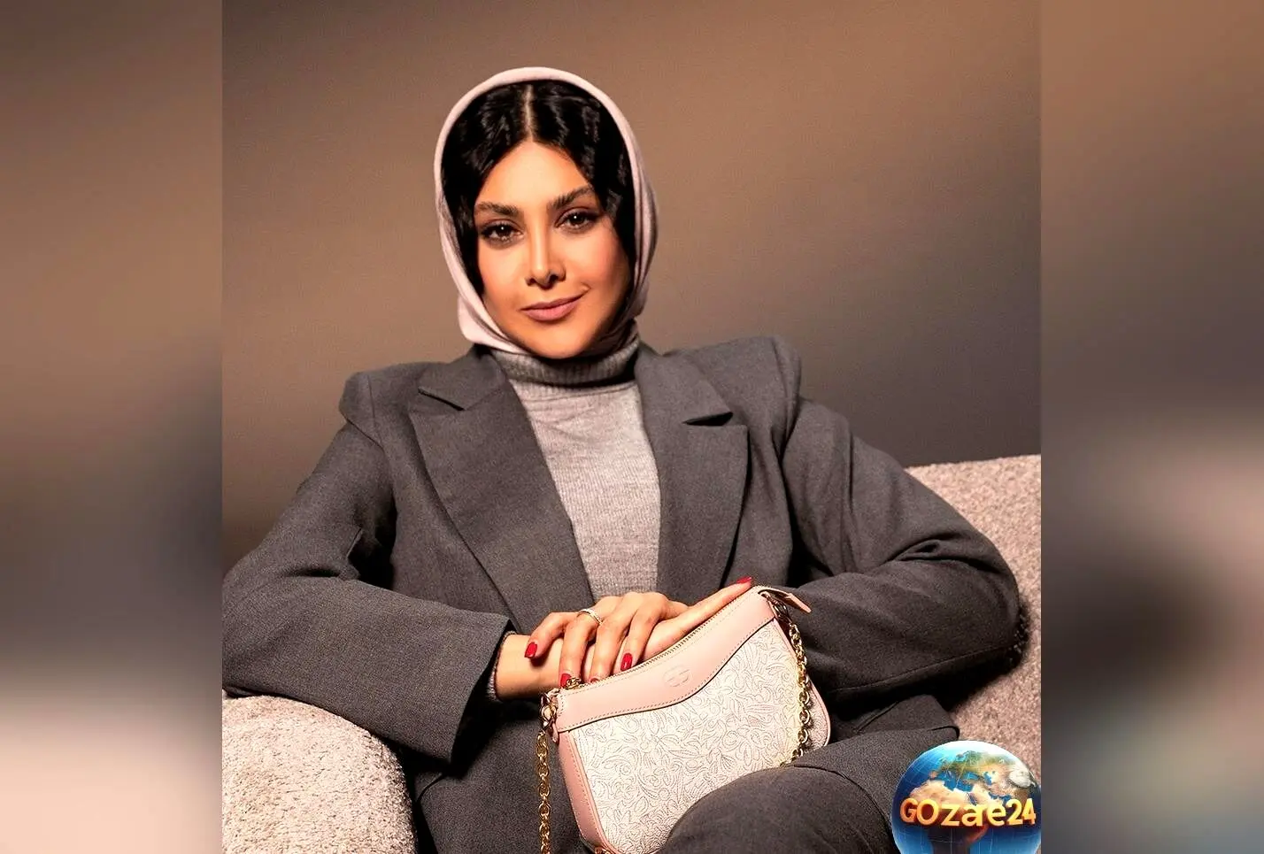 تغییر چهره آزاده صمدی در نمایش «آن دیگری»؛ بازیگری که با گریمی متفاوت شما را متحیر می‌کند