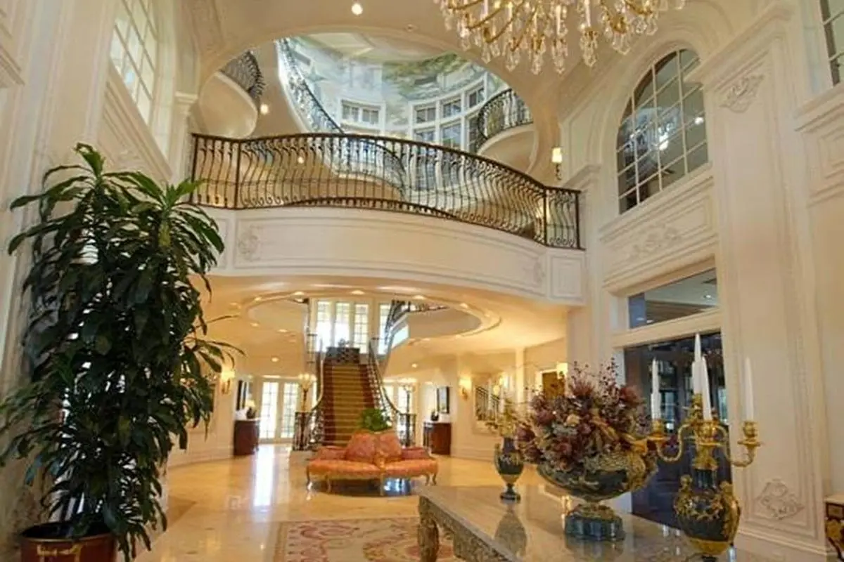تصاویر لوکس و جذاب خانه رضا پهلوی در واشنگتن | طراحی داخلی سلطنتی و امکانات ویژه