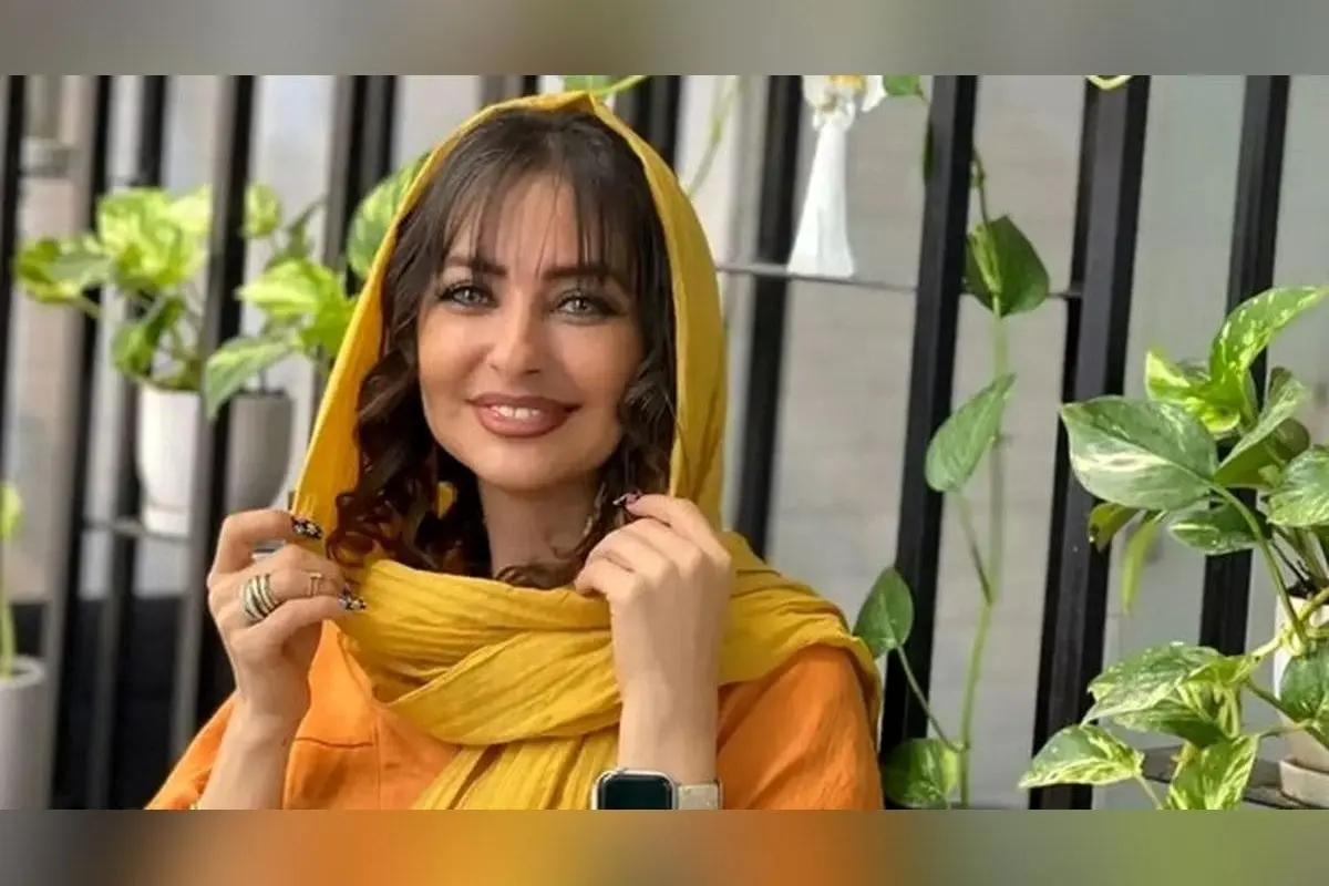 عکس نفیسه روشن و برادر خوش‌تیپش در رستوران لوکس و صمیمی