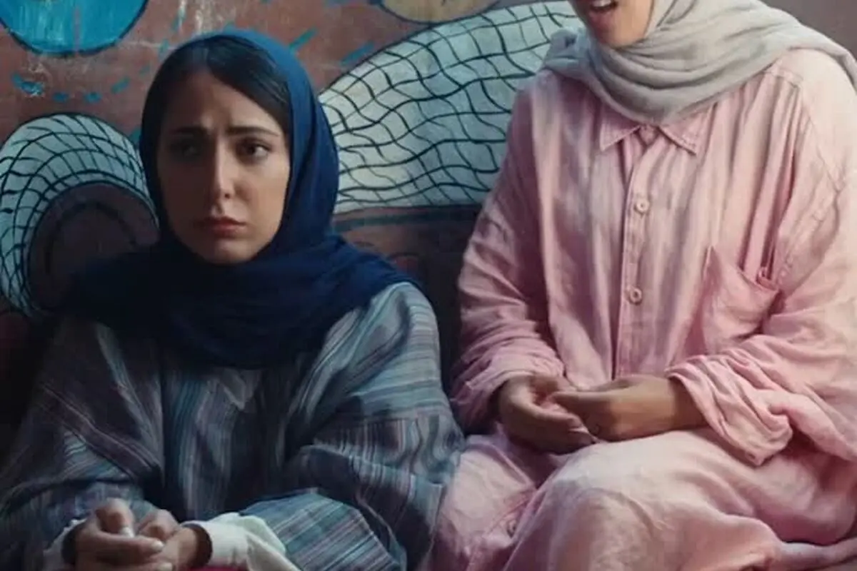 روابط دوستانه واقعی، تنها در کنار هم بودن و احترام به یکدیگر معنا دارد! | سکانس‌های خنده‌دار و ماندگار در پشت‌صحنه فیلم‌های ایرانی