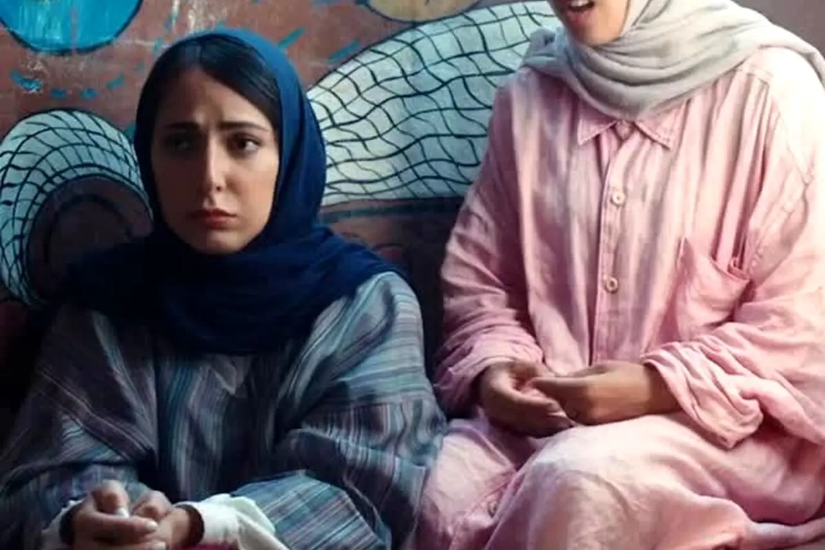 روابط دوستانه واقعی، تنها در کنار هم بودن و احترام به یکدیگر معنا دارد! | سکانس‌های خنده‌دار و ماندگار در پشت‌صحنه فیلم‌های ایرانی