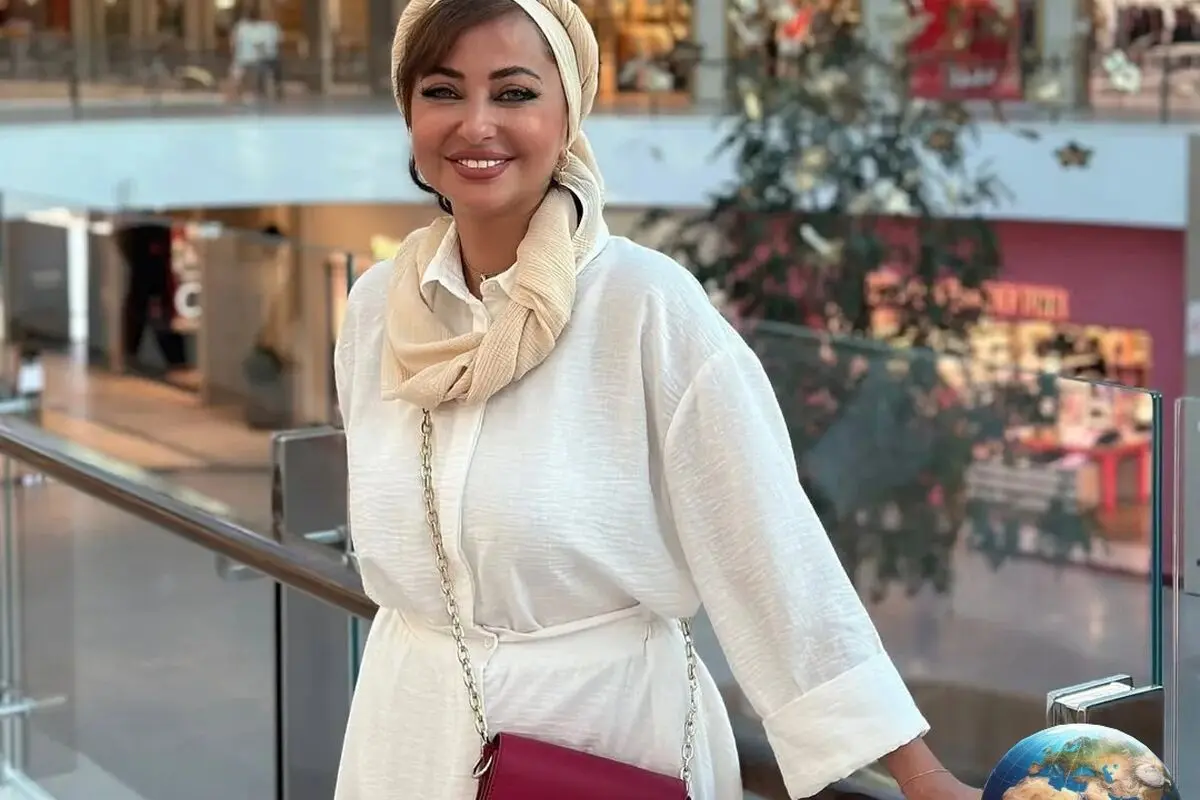نفیسه روشن با چتری‌های جدید و جذاب در کنار دریاکنار؛ بازیگر محبوب ایران در لباس ساحلی و استایل متفاوت