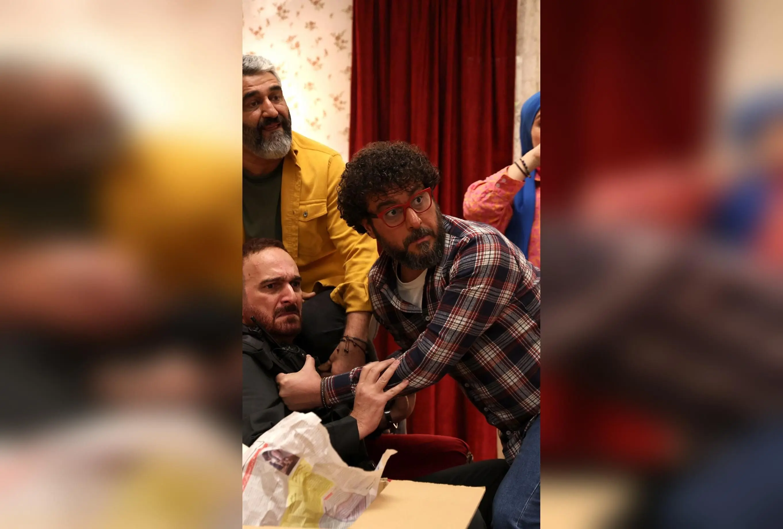 فیلم کمدی اجتماعی «ناجورها» را همین حالا در سینما تماشا کنید؛ دومین فیلم پرفروش و محبوب هفته با بازی پژمان جمشیدی، محسن کیایی و بیژن بنفشه‌خواه