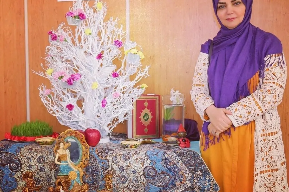 تصاویر لوکس و مدرن از چیدمان منزل الهه رضایی با سبک کلاسیک و رنگ‌های سفید، طلایی و مشکی