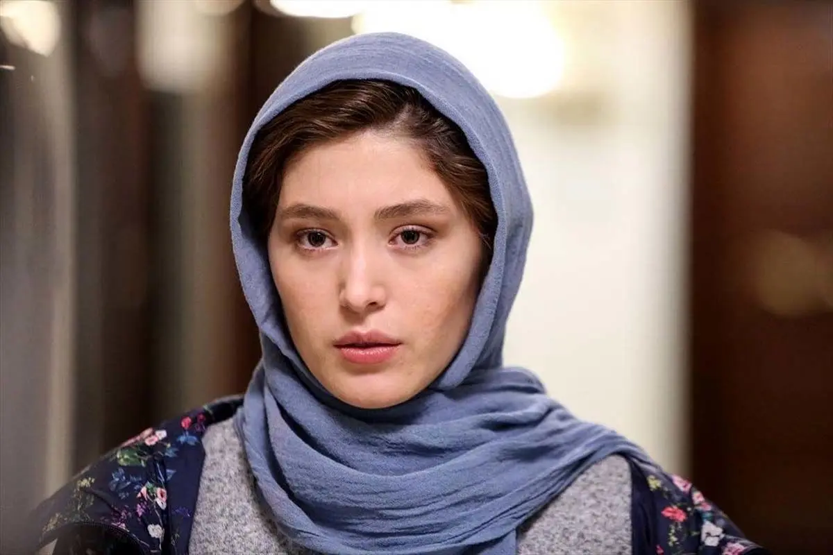 حاشیه‌سازی فرشته حسینی پس از آزادی پدرش در پی بازداشت ناشی از مدارک قانونی