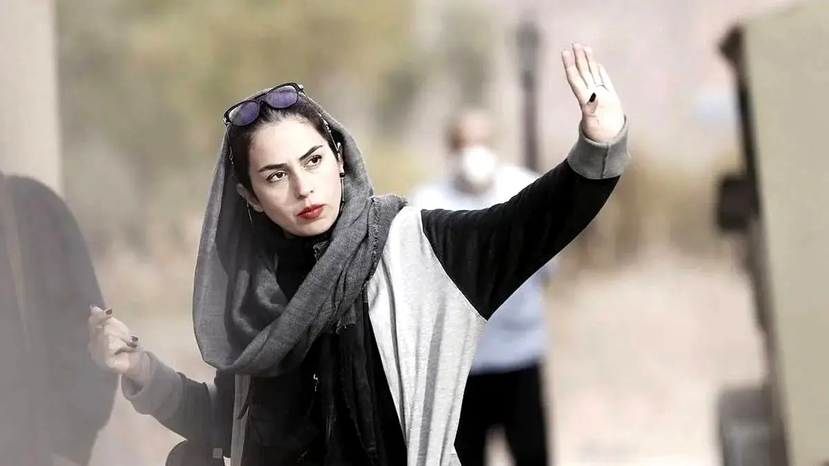 بیوگرافی تینا پاکروان کارگردان تاسیان + عکس‌های همسر و خانواده‌اش