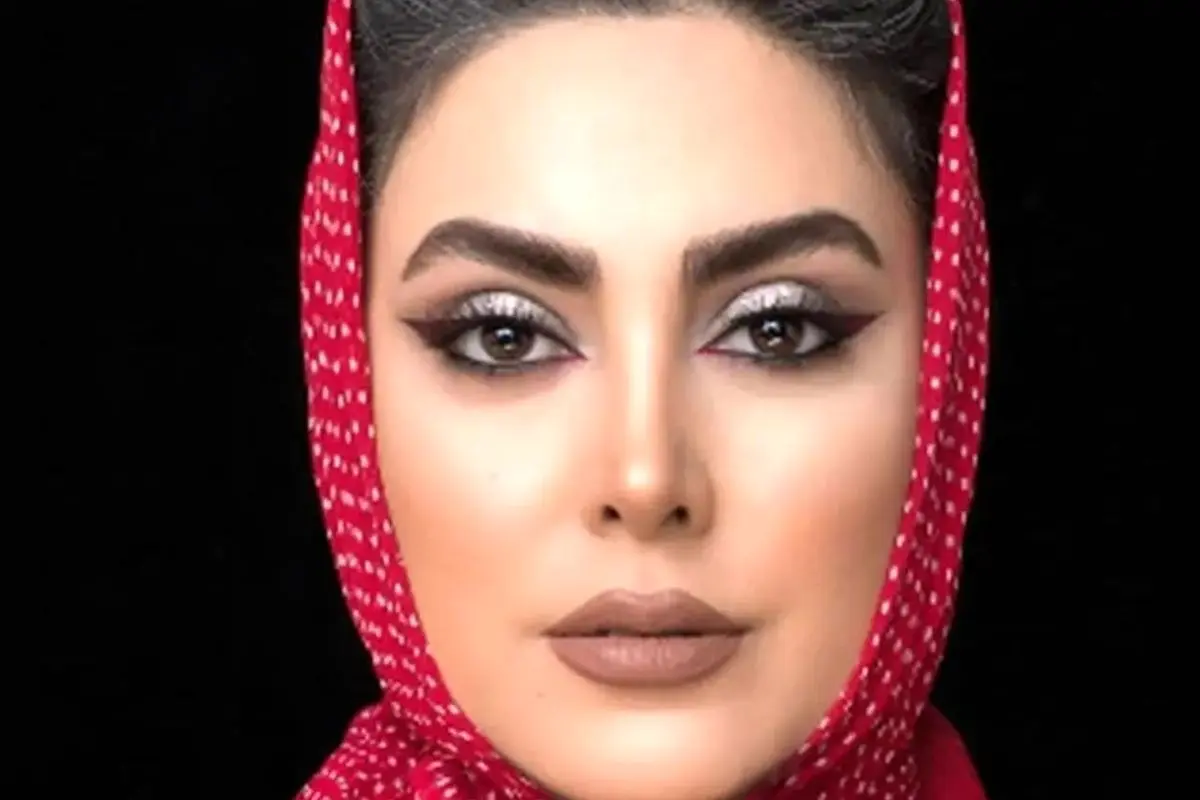 استایل شیک و باکلاس نیلوفر شهیدی در کنار دریا برای تبریک تولد دختر ناشناس + عکس