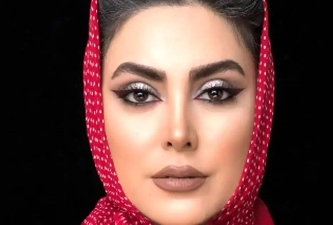 استایل شیک و باکلاس نیلوفر شهیدی در کنار دریا برای تبریک تولد دختر ناشناس + عکس