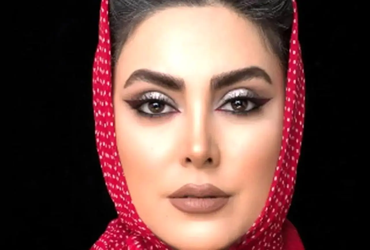 استایل شیک و باکلاس نیلوفر شهیدی در کنار دریا برای تبریک تولد دختر ناشناس + عکس
