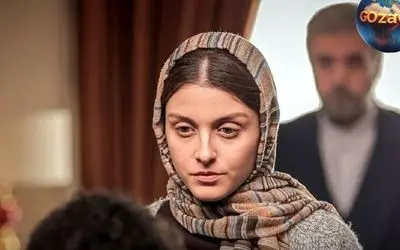 تیپ هالیوودی خانم بازیگر «زخم کاری» در کنار برج ایفل با استایل منحصربه‌فرد و ژست‌های هنری