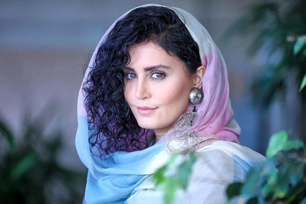 الناز شاکردوست از ۷ سالگی تا ۴۱ سالگی؛ داستان زندگی و رشد یک ستاره سینما با عکس‌های جذاب