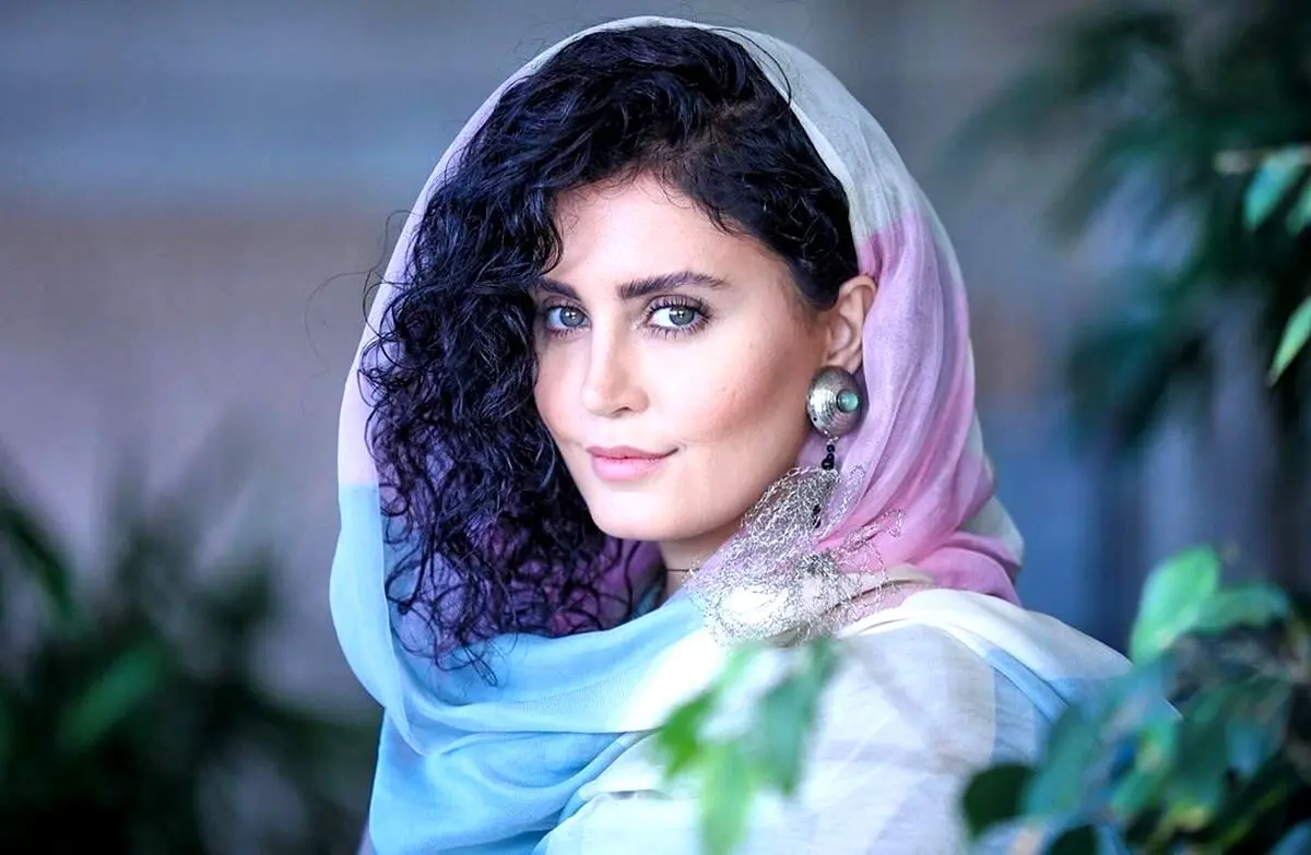 الناز شاکردوست از ۷ سالگی تا ۴۱ سالگی؛ داستان زندگی و رشد یک ستاره سینما با عکس‌های جذاب