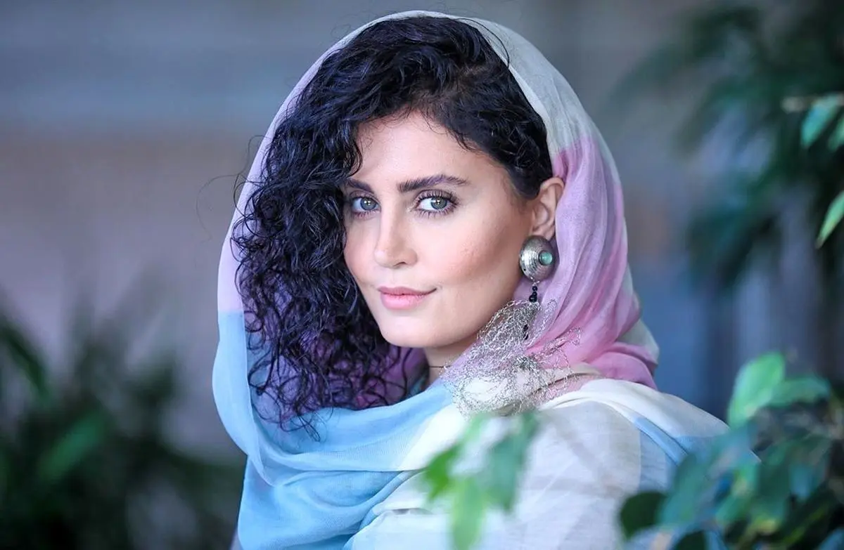 الناز شاکردوست از ۷ سالگی تا ۴۱ سالگی؛ داستان زندگی و رشد یک ستاره سینما با عکس‌های جذاب