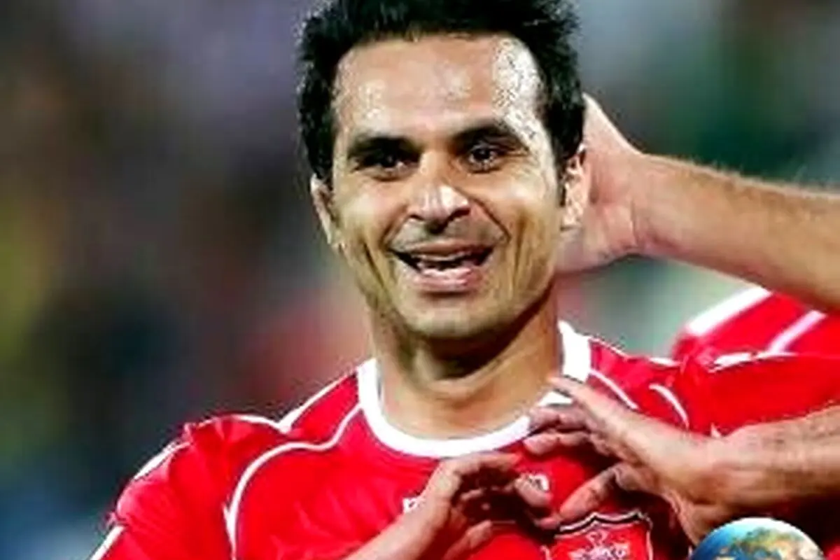 پایان غم‌انگیز زندگی هادی نوروزی؛ وداع با کاپیتان پرسپولیس در مراسم تشییع و تصاویر احساسی خانواده‌اش