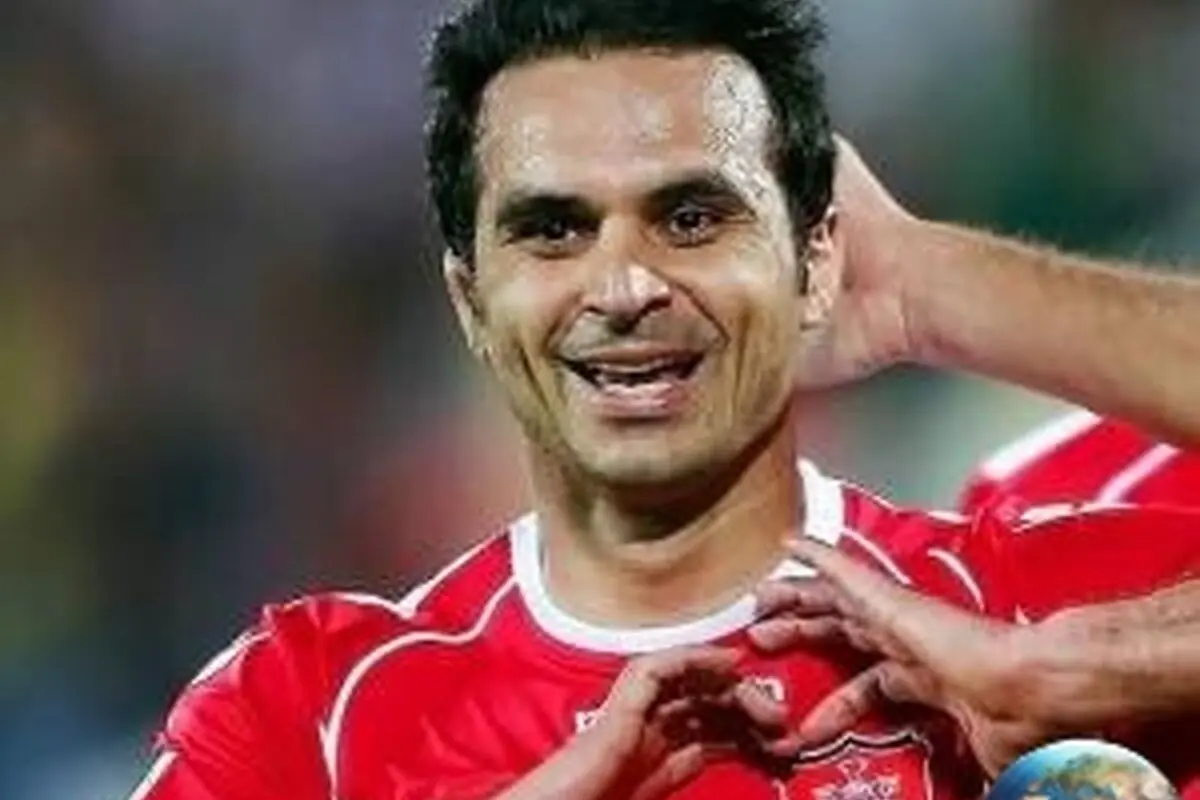 پایان غم‌انگیز زندگی هادی نوروزی؛ وداع با کاپیتان پرسپولیس در مراسم تشییع و تصاویر احساسی خانواده‌اش