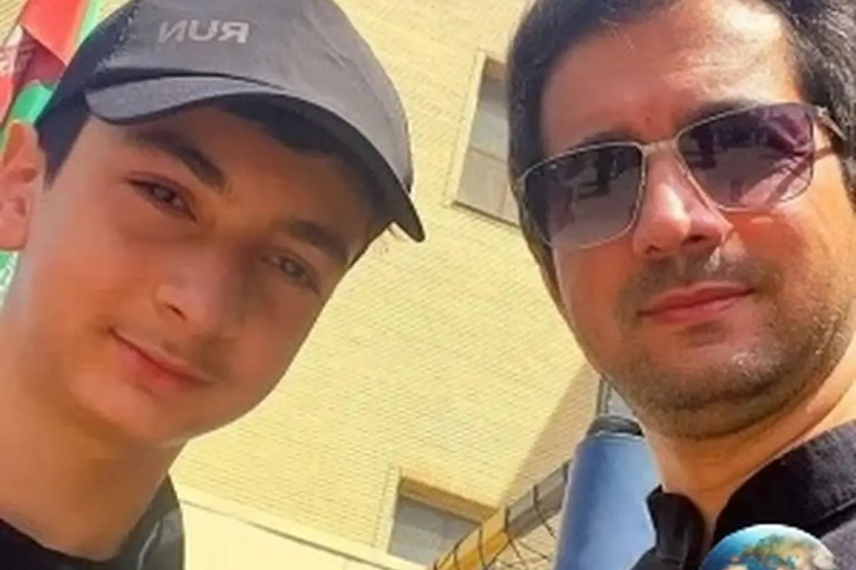 تولد پسر نجم‌الدین در زیباترین مکان دنیا همراه با عکس دلنشین پدر و پسر | جشن خاص در کنار حرم امام حسین