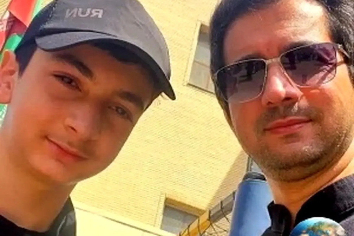 تولد پسر نجم‌الدین در زیباترین مکان دنیا همراه با عکس دلنشین پدر و پسر | جشن خاص در کنار حرم امام حسین