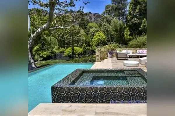 خانه رویایی جنیفر لوپز با طراحی فرانسوی، لوکیشن‌های جذاب و دکوراسیون لوکس